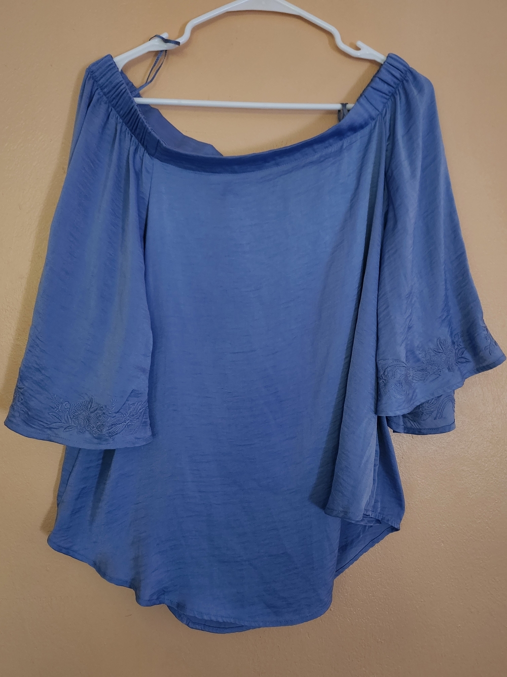 Jennifer Lopez Blue Off-The-Shoulder Bell Sleeve Blouse